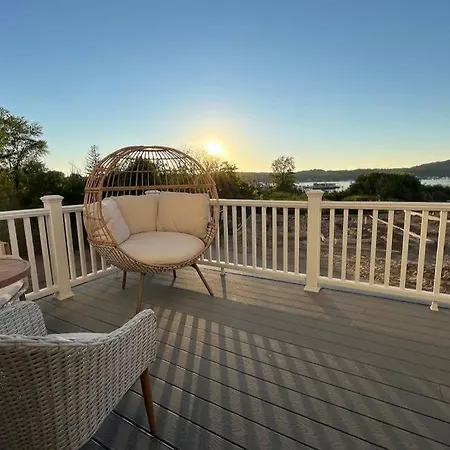 Hot Tub - Saugatuck - Douglas - Luxury Home Sleeps 8